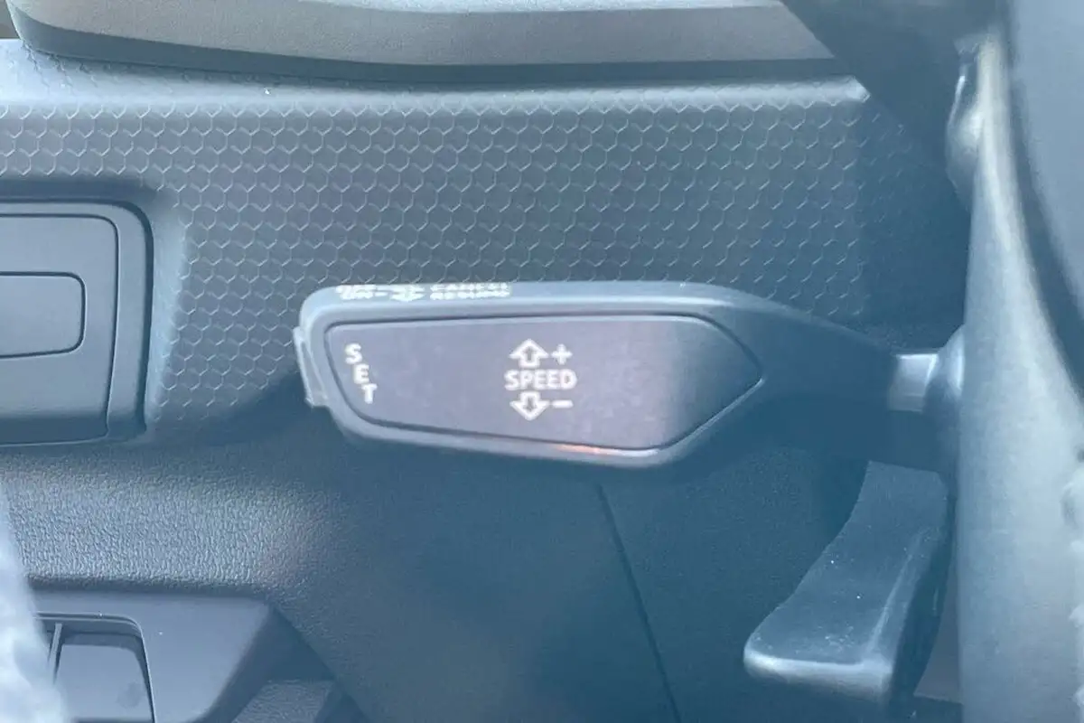 2020-audi-a1-10-25-tfsi-technik-big-45