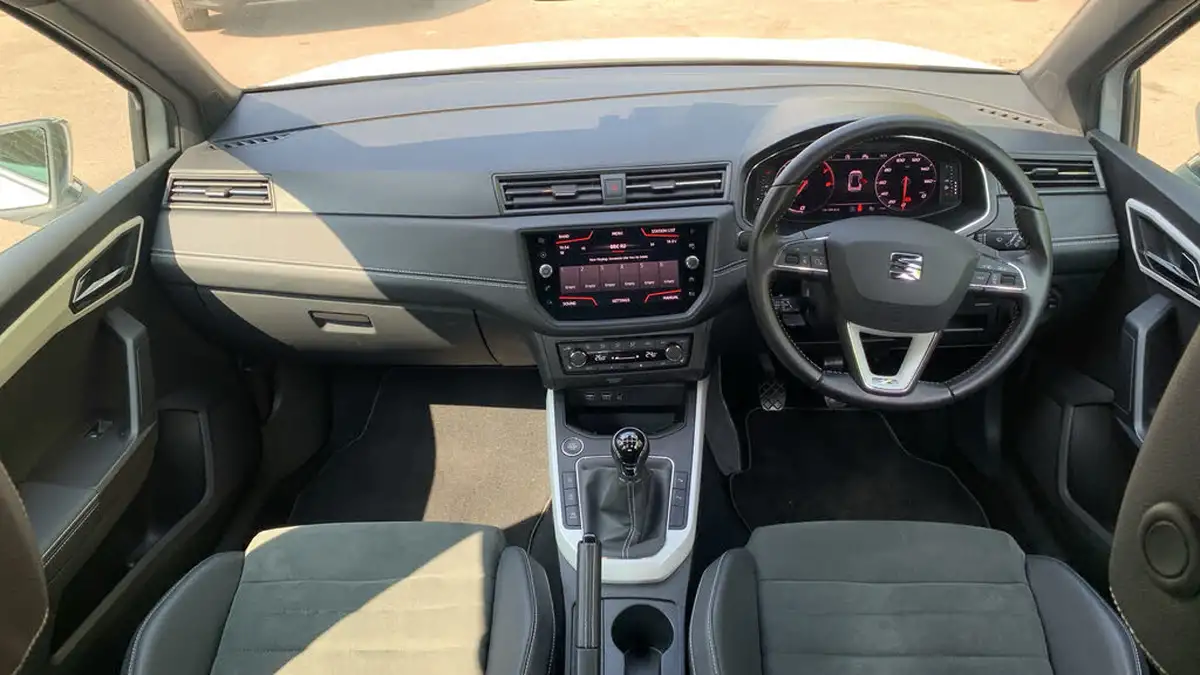 2020-seat-arona-10-tsi-xcellence-lux-115ps-big-3