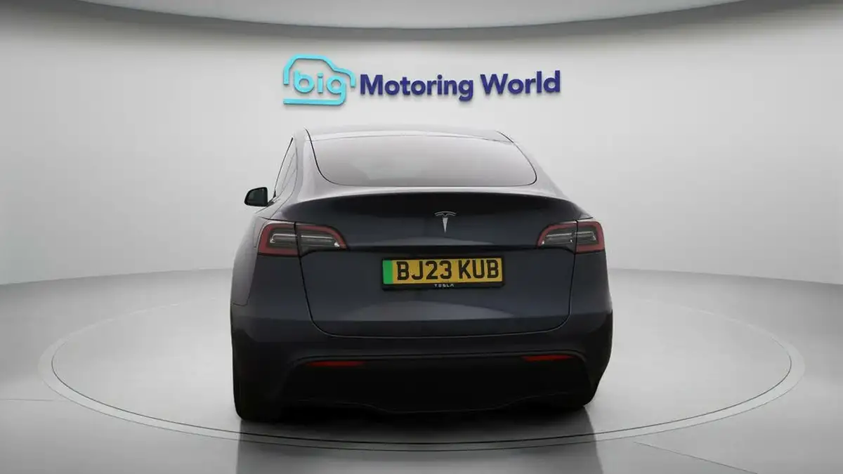 2023-tesla-model-y-e-rwd-big-6