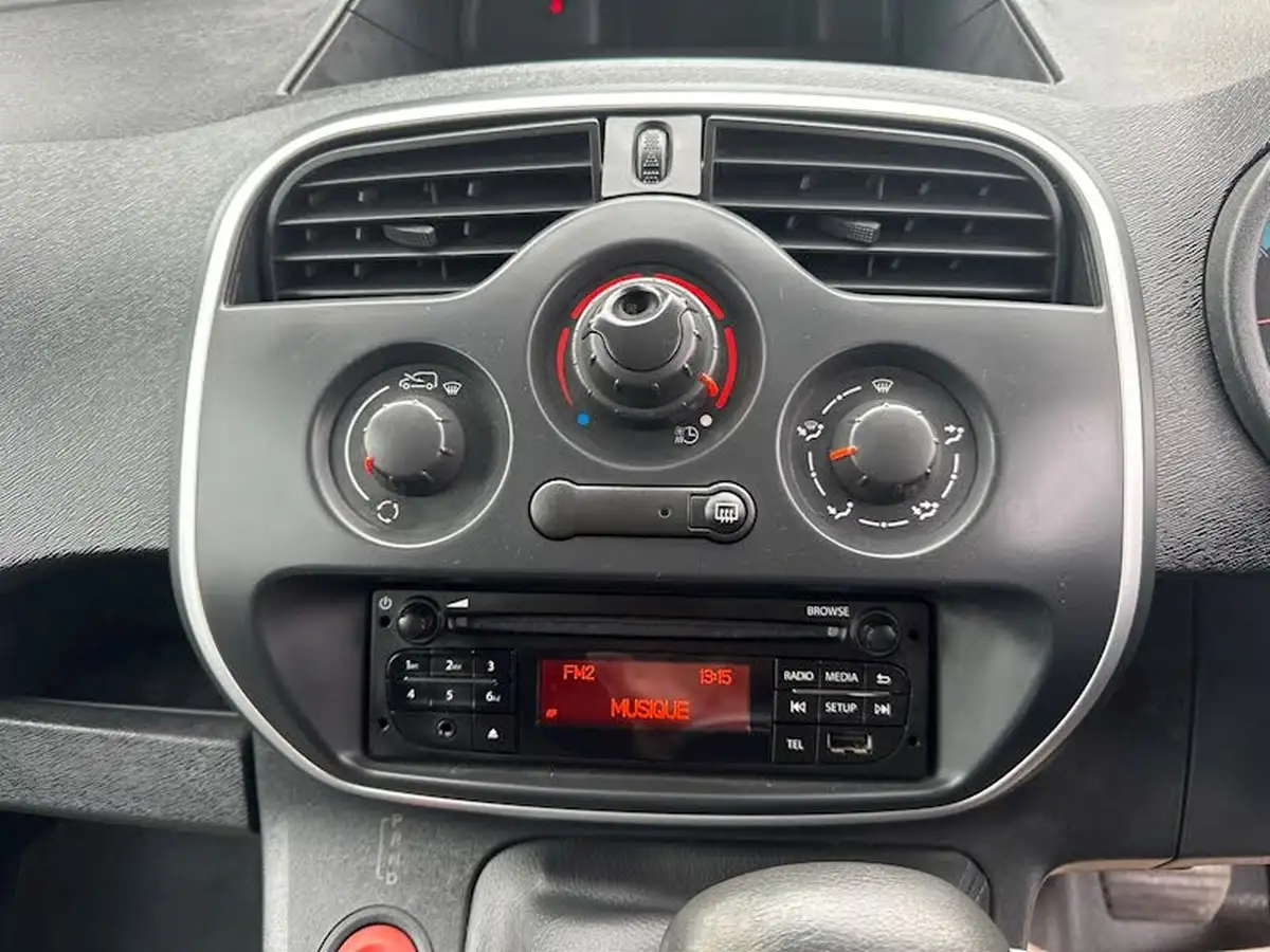 2018-renault-kangoo-maxi-e-maxi-ze33-panel-big-45