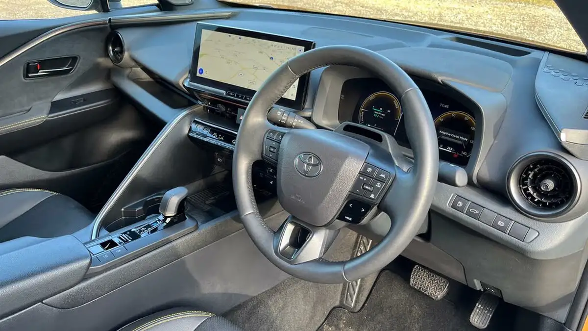 2024-toyota-c-hr-20-vvt-i-premiere-edition-big-22