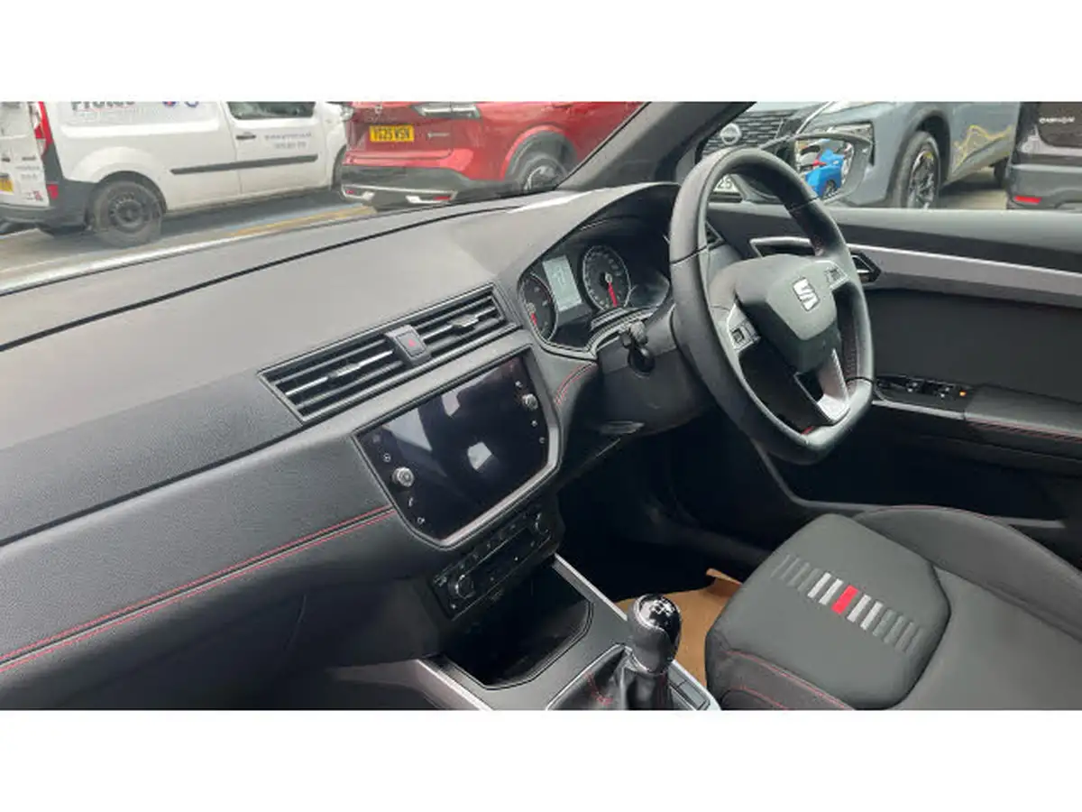 2021-seat-arona-10-tsi-fr-red-edition-big-8