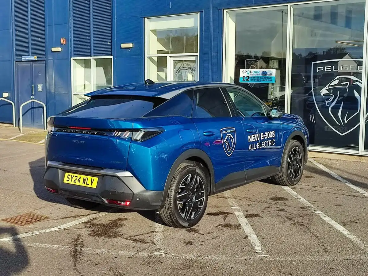 2024-peugeot-3008-suv-12-puretech-allure-136ps-hybrid-e-dsc6-big-8