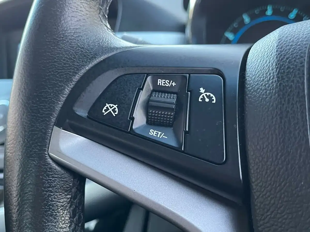 2012-chevrolet-cruze-18-ltz-auto-big-39