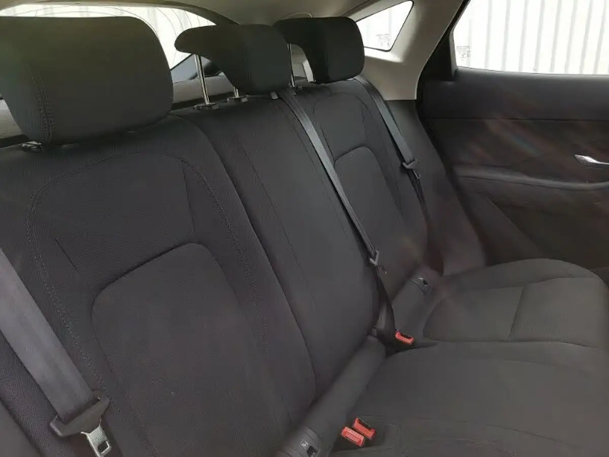 2018-jaguar-e-pace-20-i4d-150ps-big-11