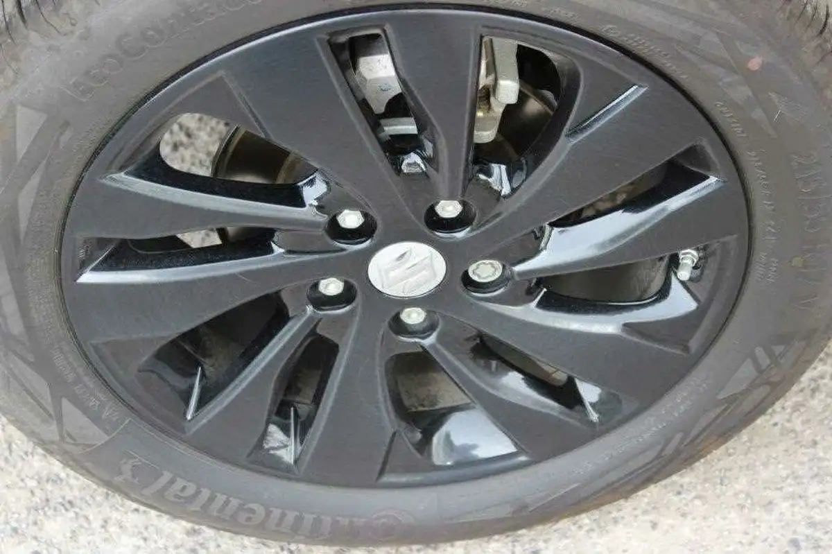 2024-suzuki-s-cross-15-motion-big-18