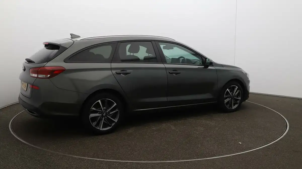 2022-hyundai-i30-10-t-gdi-premium-tourer-big-42