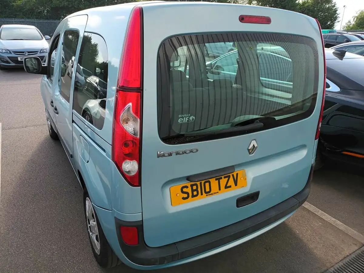 2010-renault-kangoo-16-expression-16v-105bhp-auto-big-1