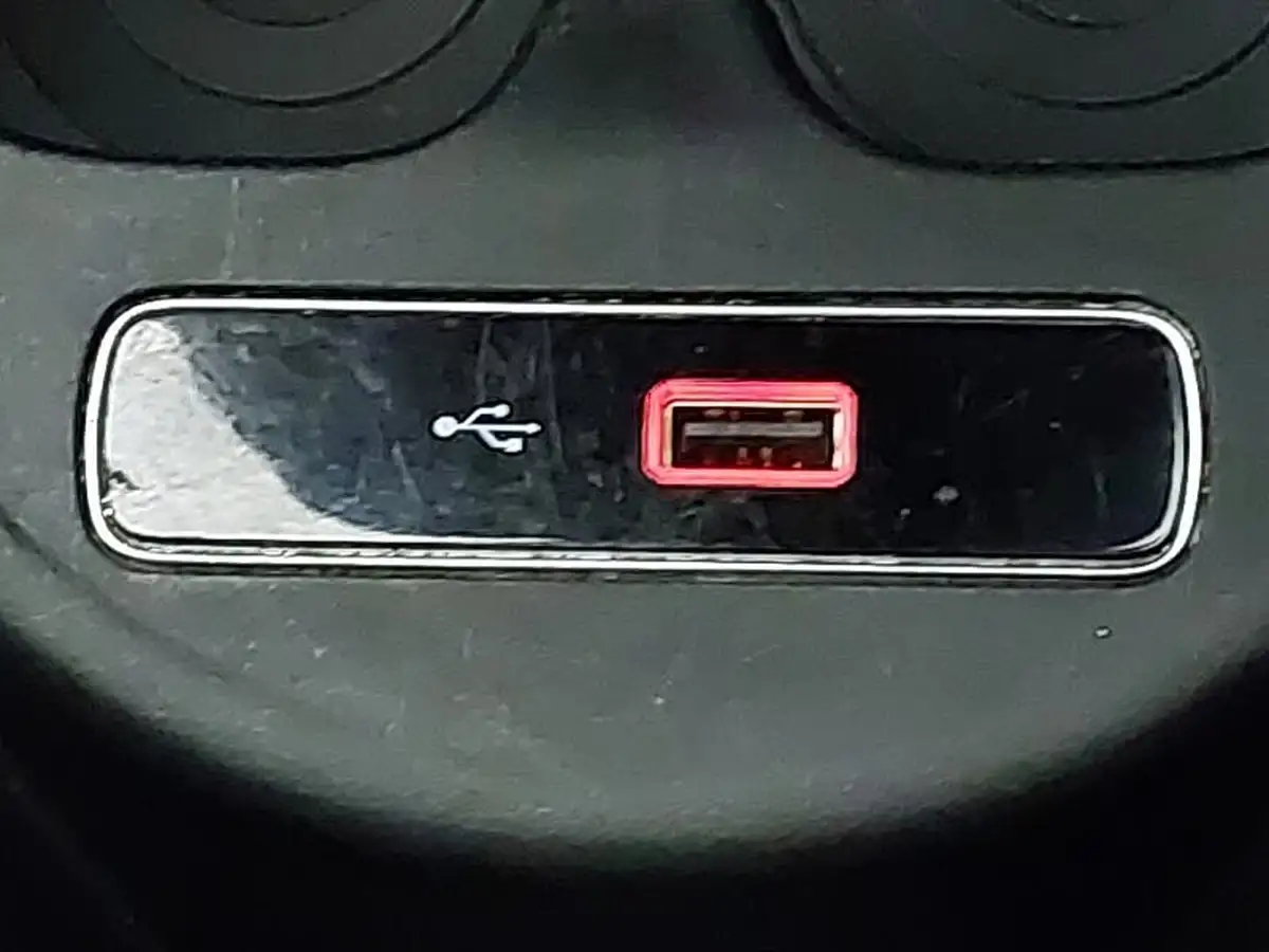 2020-fiat-500-12-star-big-17