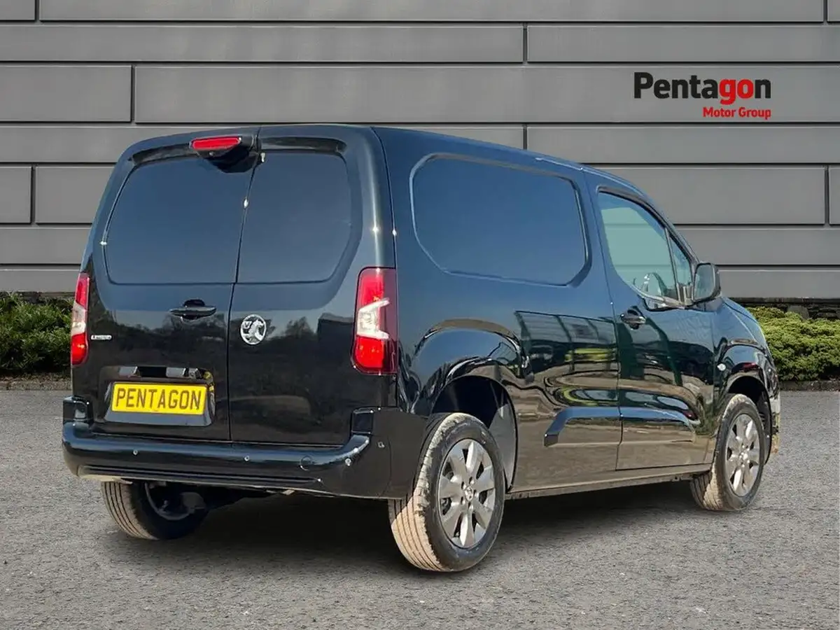 2025-vauxhall-combo-15cdti-pro-130pseu6d-big-3