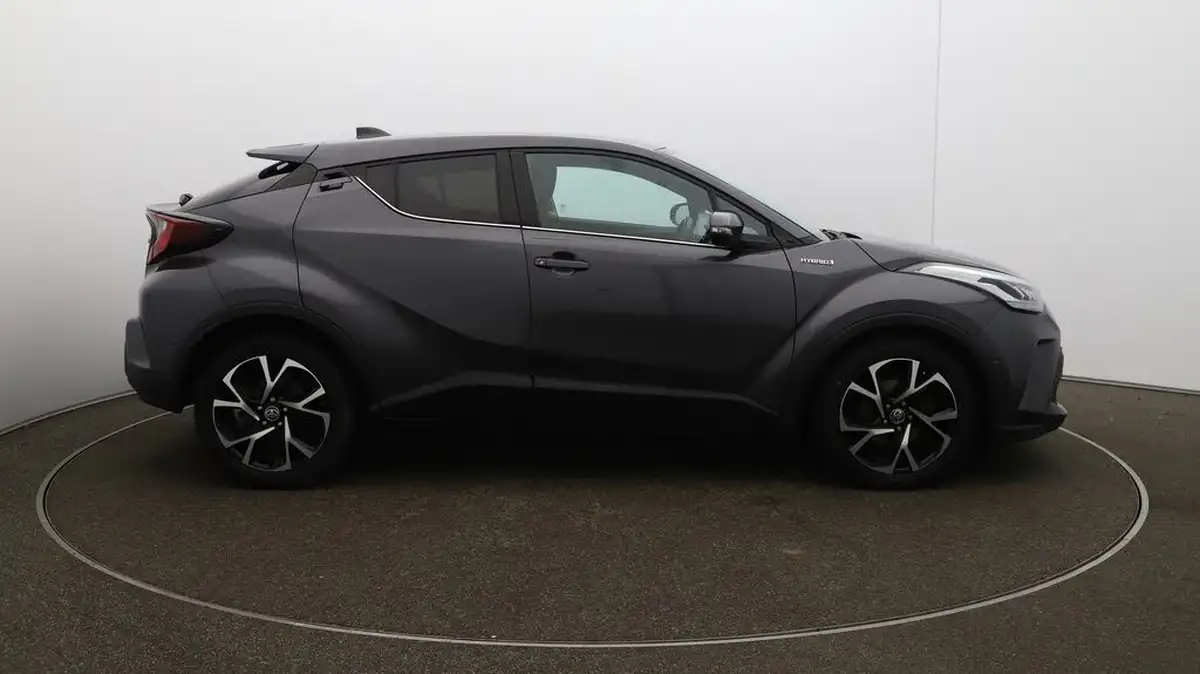 2022-toyota-c-hr-18-vvt-i-design-big-42