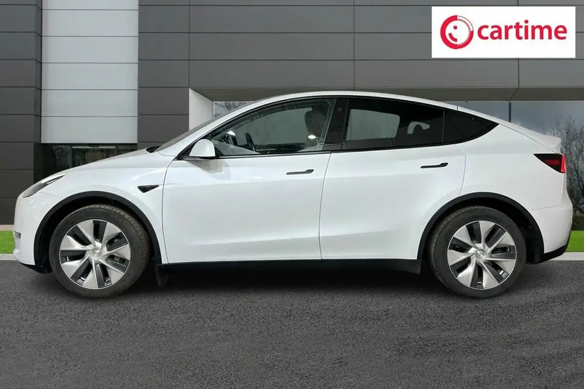 2022-tesla-model-y-e-long-range-big-2