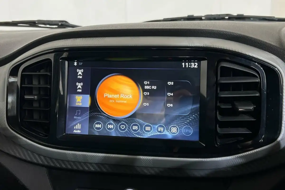 2022-mg-mg3-15-vti-tech-exclusive-nav-big-27