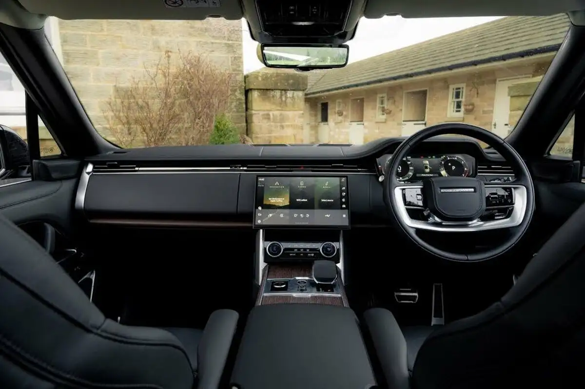 2023-land-rover-range-rover-30-p400-autobiography-big-35