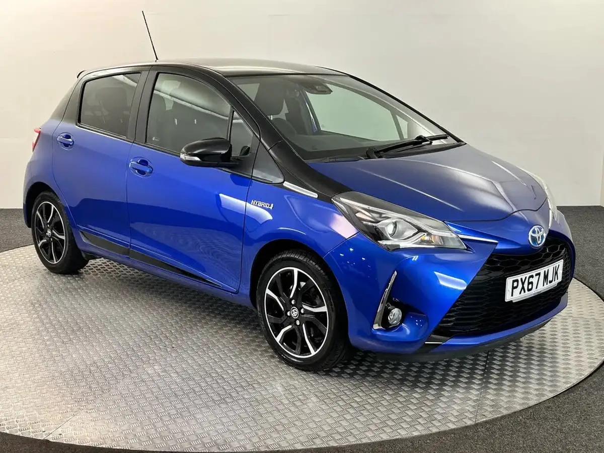 2017-toyota-yaris-15-vvt-i-yellow-bi-tone-limited-edition-hybrid-big-1