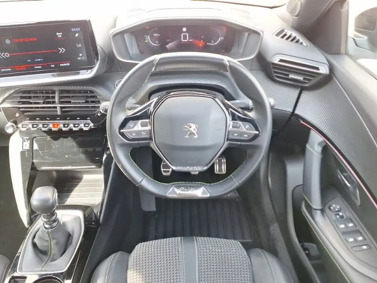 2021-peugeot-2008-suv-12-puretech-gt-big-6