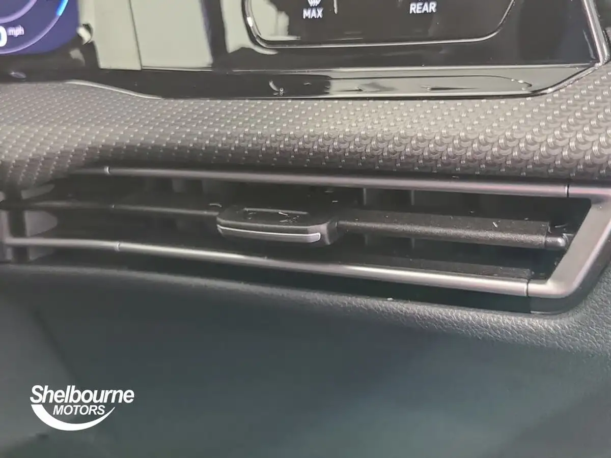 2021-volkswagen-golf-15-tsi-r-line-130ps-hatchback-big-27