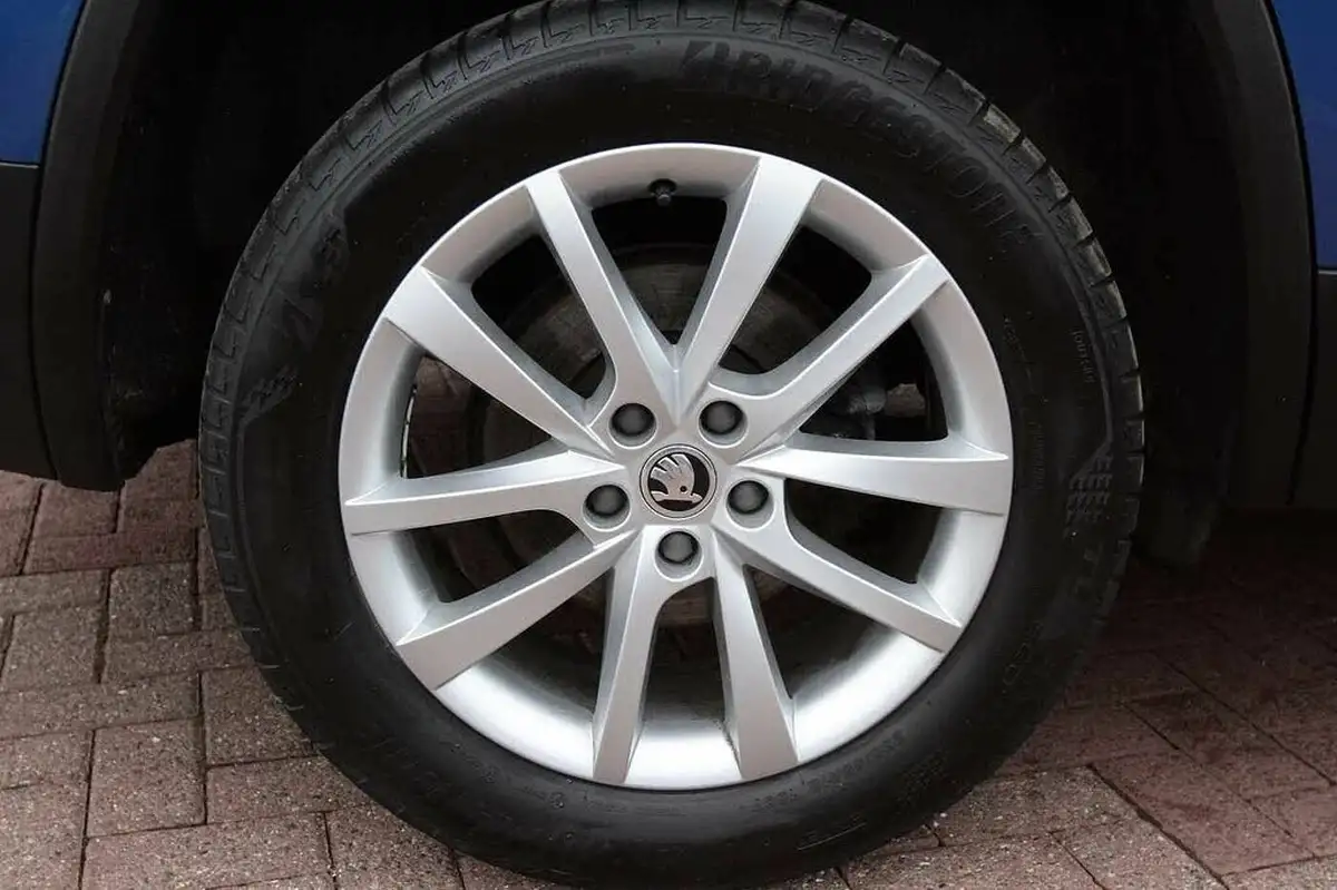 2021-skoda-kodiaq-15-tsi-se-7-big-4