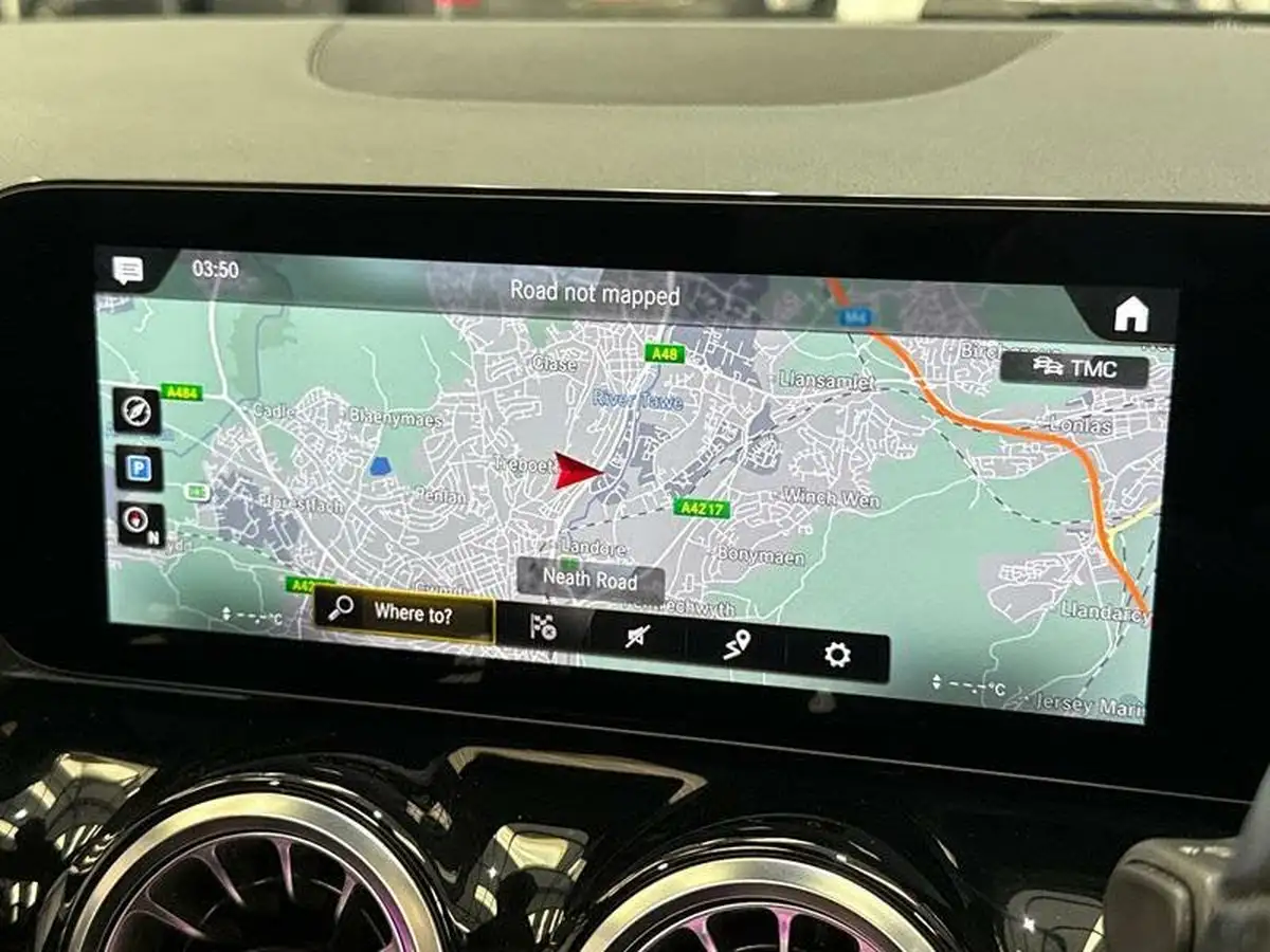 2021-mercedes-benz-gla-class-20d-gla-220d-amg-line-premium-plus-big-22