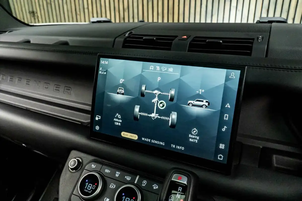 2022-land-rover-110-defender-30-d250-x-dynamic-hse-big-37