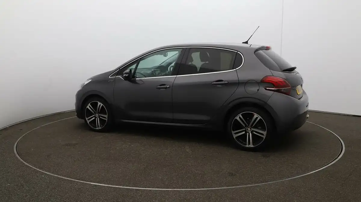 2019-peugeot-208-12-puretech-gt-line-110bhp-big-39