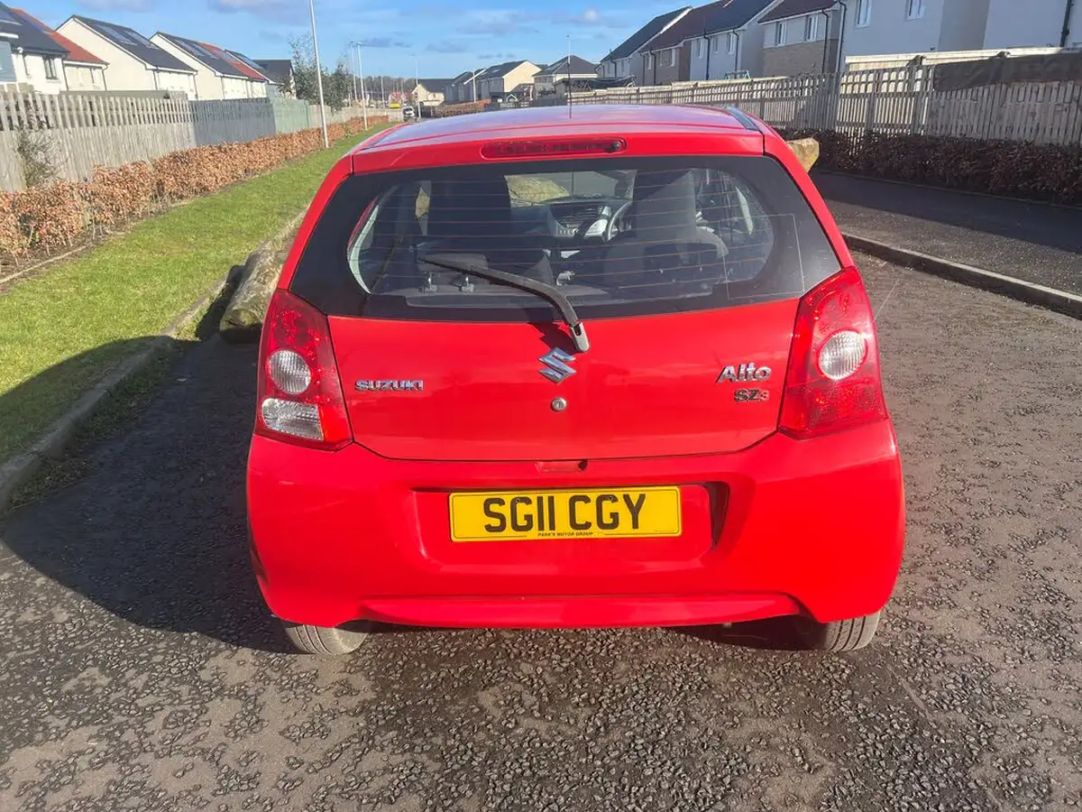 2011-suzuki-alto-10-sz3-big-4