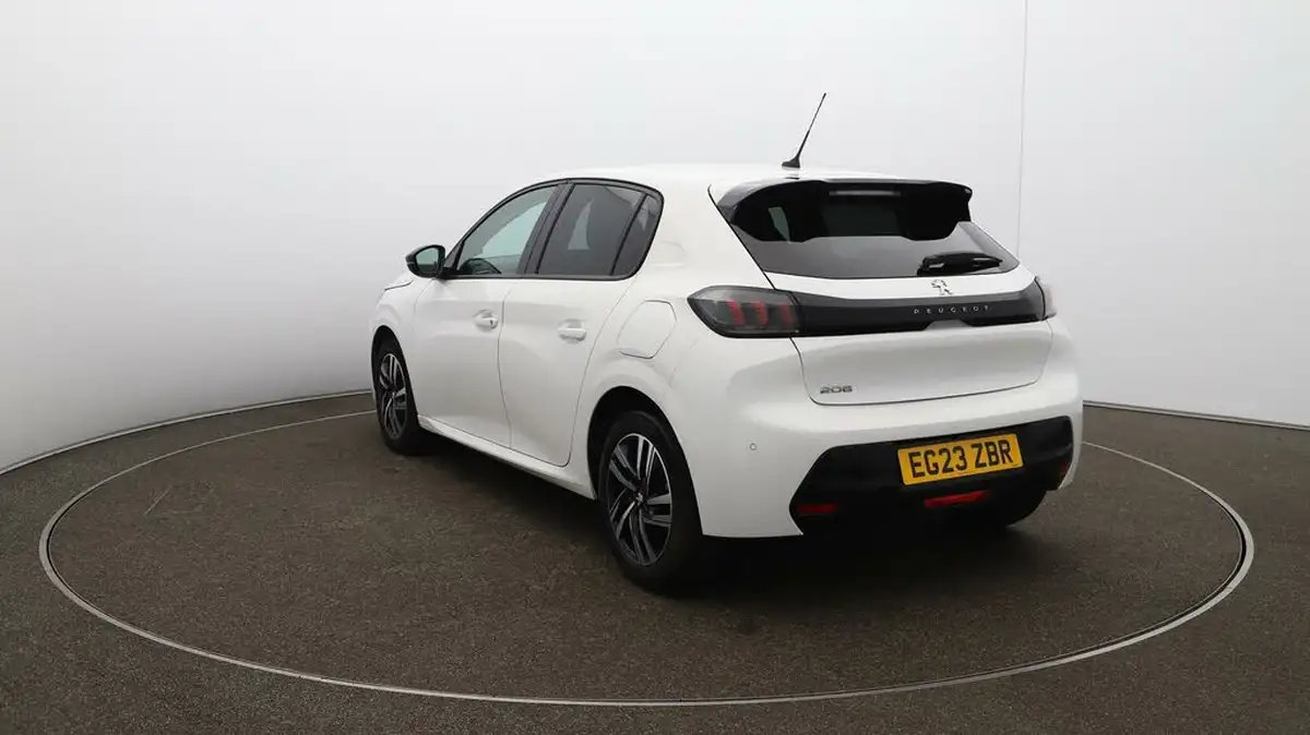 2023-peugeot-208-12-puretech-allure-premium-100ps-eat8-big-52