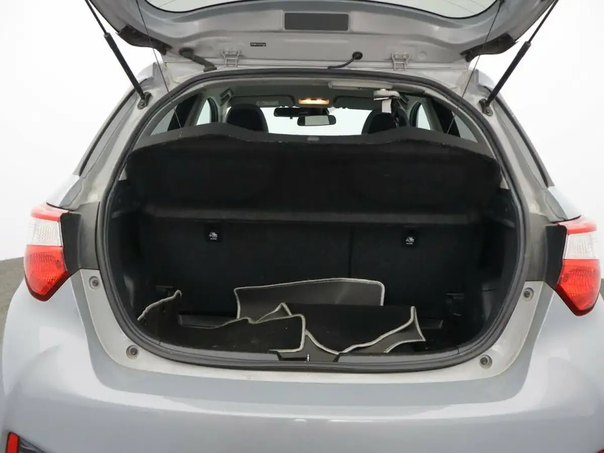 2020-toyota-yaris-15-vvt-i-y20-111bhp-1496cc-big-18