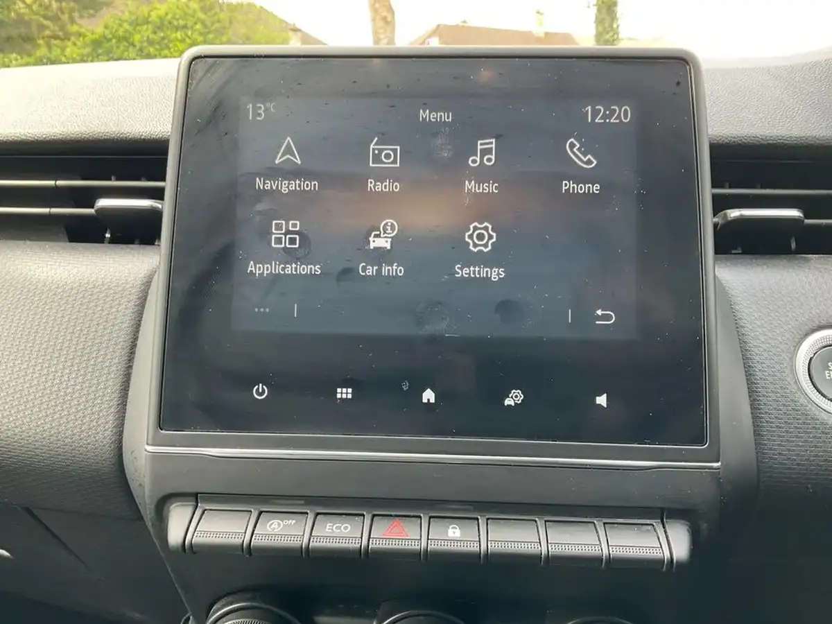 2020-renault-clio-10-sce-iconic-75bhp-big-28