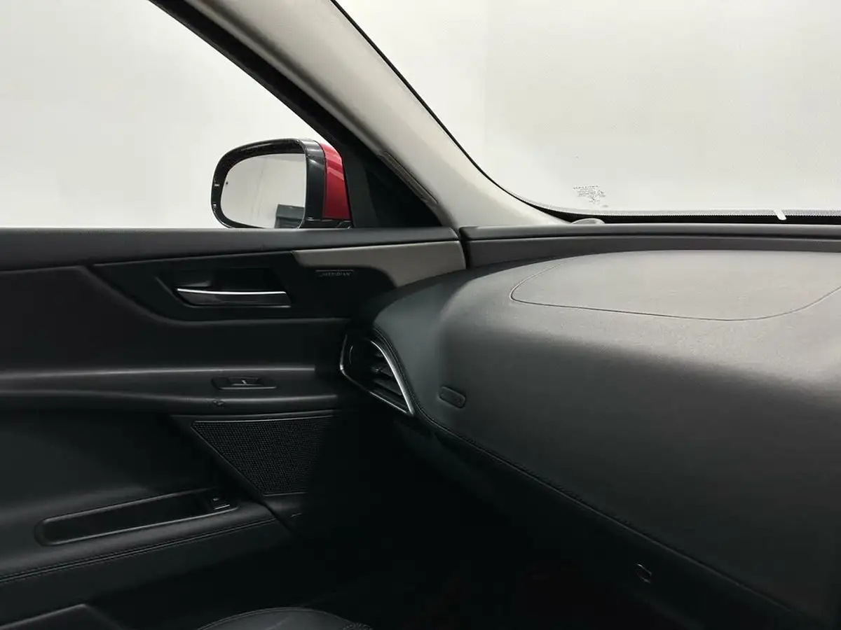2018-jaguar-xe-20i-portfolio-200ps-1997cc-big-23