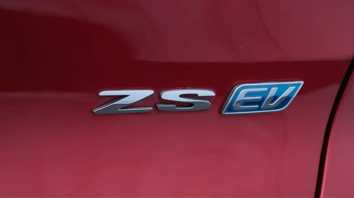 2022-mg-zs-suv-e-trophy-ev-176ps-big-23