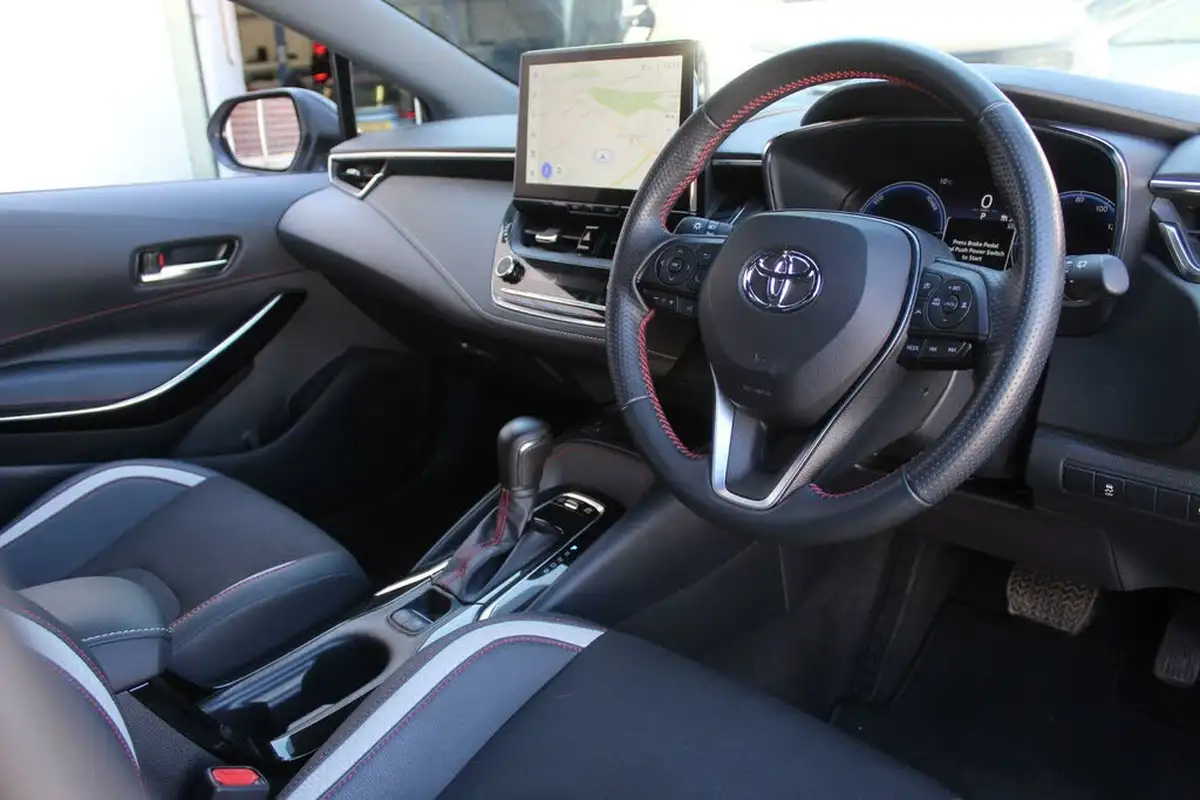 2023-toyota-corolla-18-vvt-i-gr-sport-138bhp-hatchback-big-21