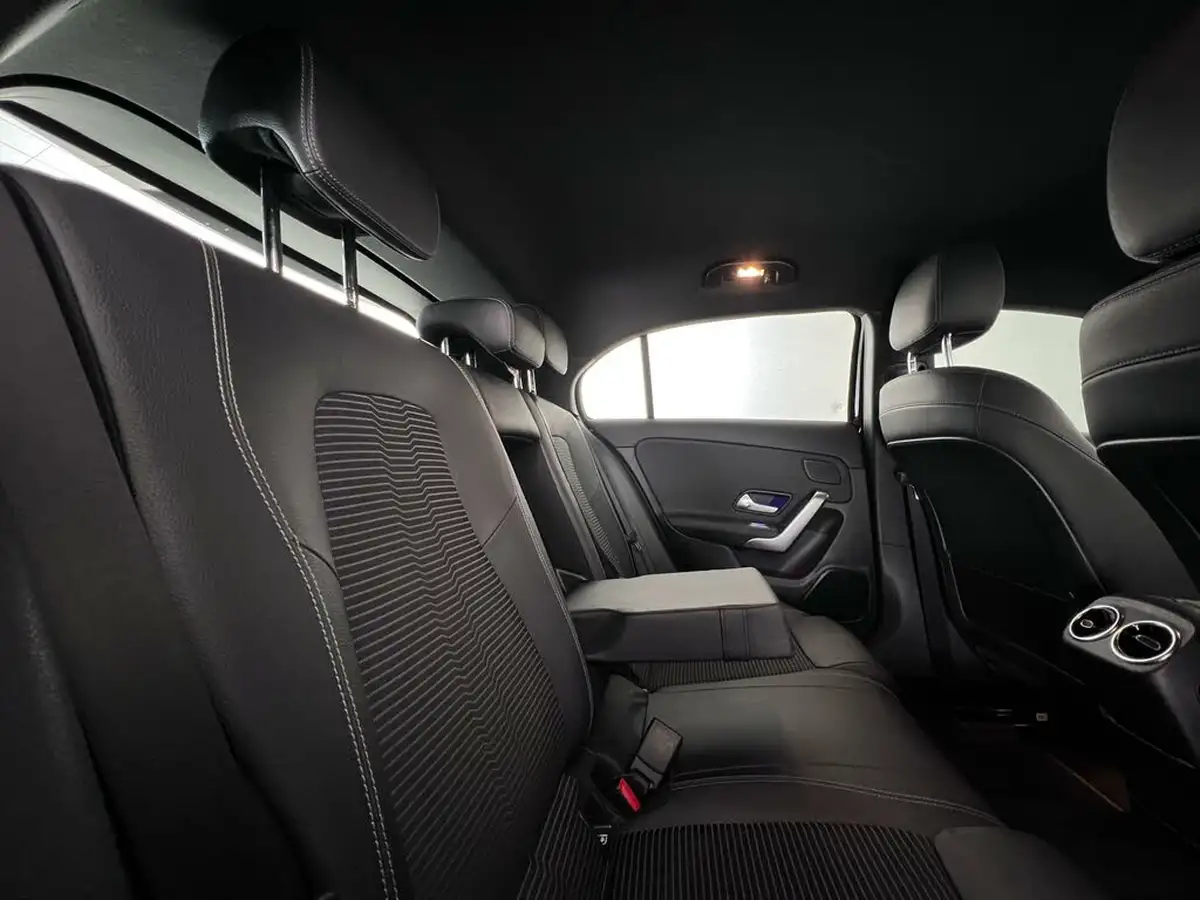2019-mercedes-benz-a-class-15d-a180d-sport-premium-hatchback-5d-7g-dct-big-14