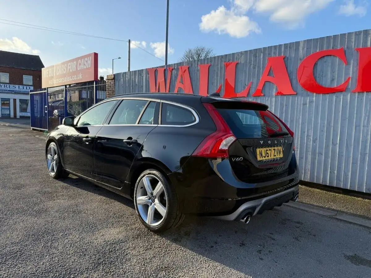 2017-volvo-v60-20-t4-r-design-big-40