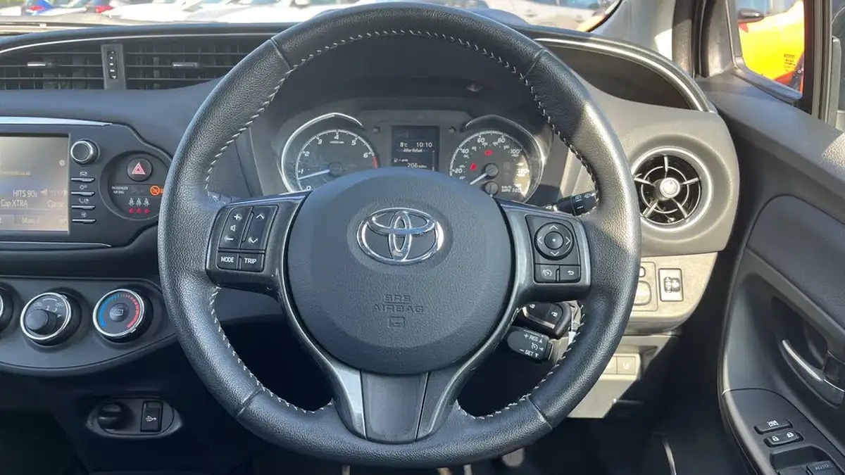 2020-toyota-yaris-15-vvt-i-y20-111bhp-1496cc-big-7