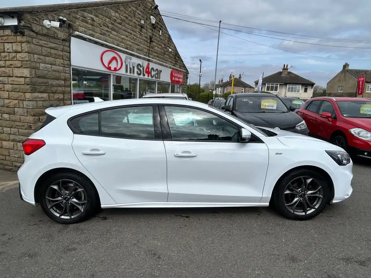 2019-ford-focus-10t-st-line-hatchback-big-5