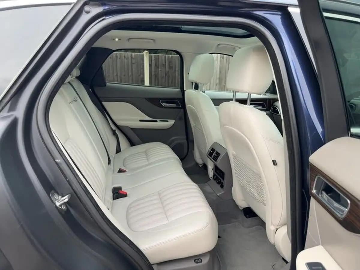 2018-jaguar-f-pace-20i-portfolio-300ps-awd-1999cc-big-25