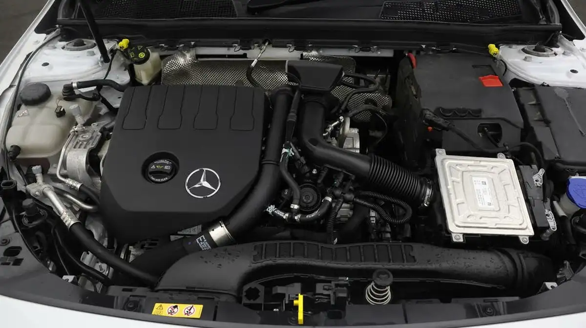 2022-mercedes-benz-a-class-13-a180-amg-line-executive-edition-hatchback-5d-7g-dct-big-18