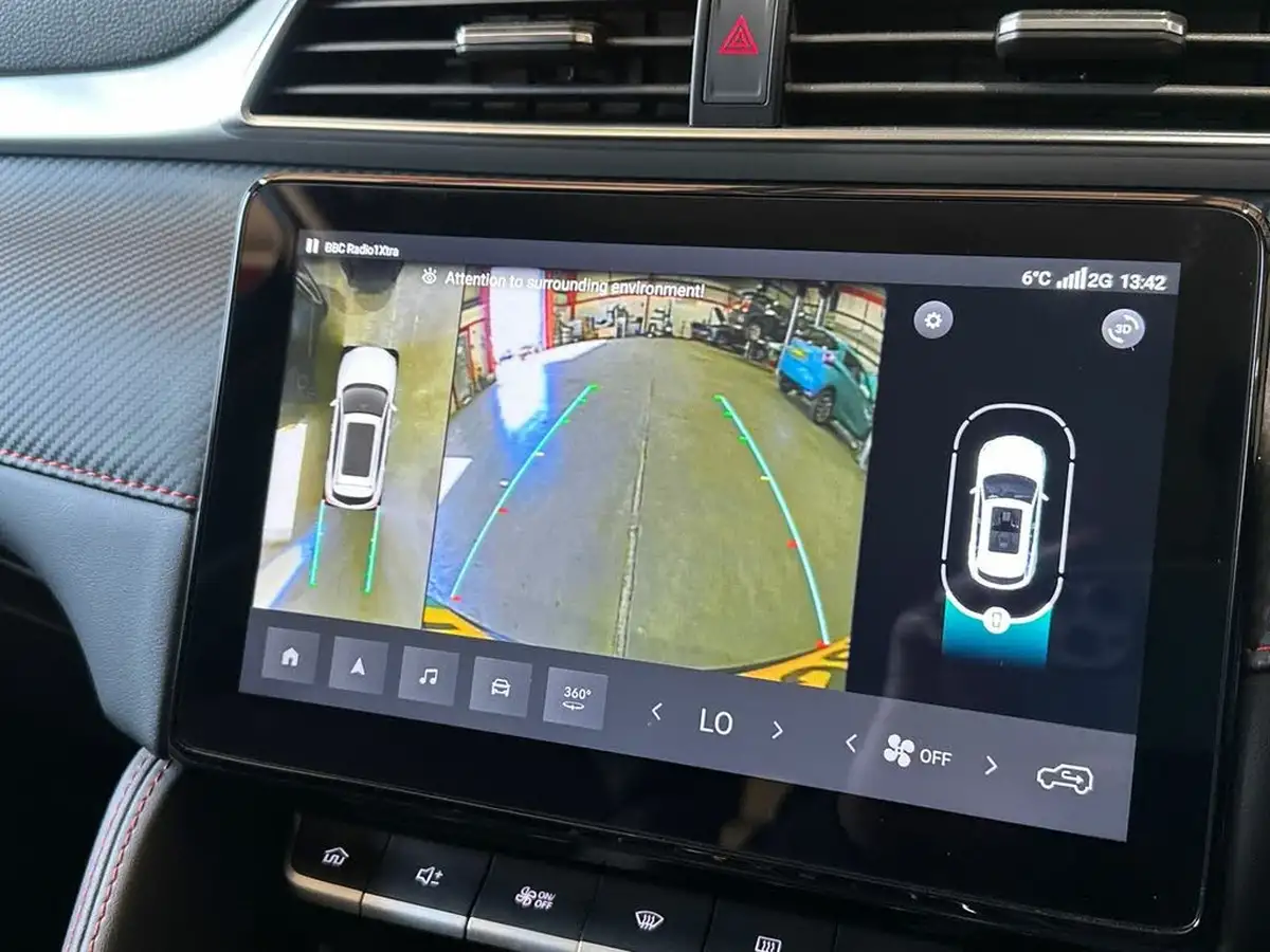 2025-mg-zs-suv-e-trophy-connect-ev-176ps-big-36