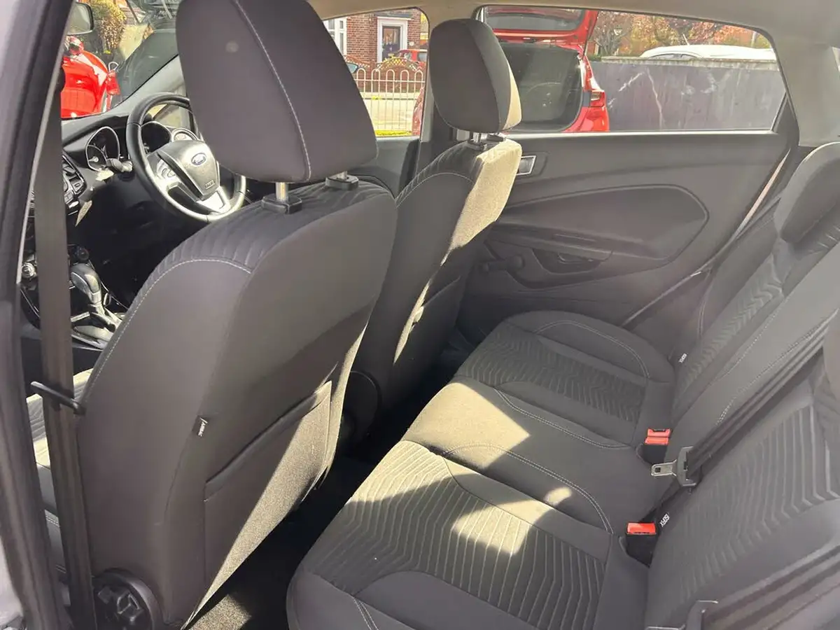 2013-ford-fiesta-16-zetec-5d-big-22