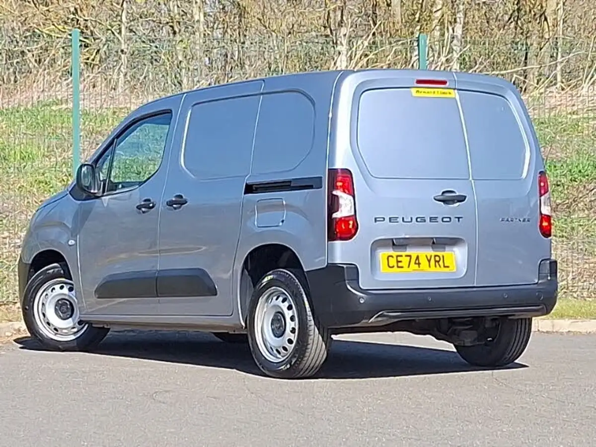 2024-peugeot-partner-15-bluehdi-professional-100pseu6d-big-1