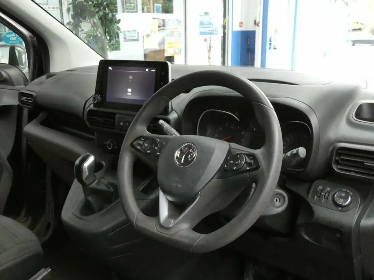 2019-vauxhall-combo-life-15-energy-xl-7st-big-9