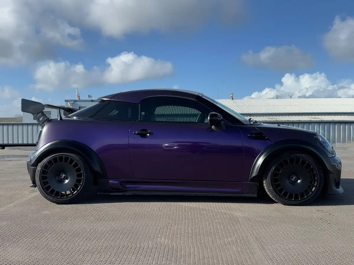2011-mini-cooper-16-john-cooper-works-chili-coupe-3d-big-7