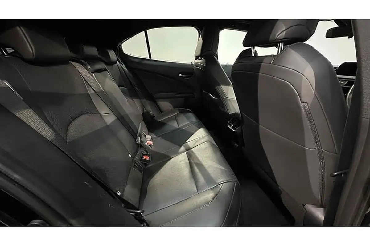2022-lexus-ux-300e-e-ux-201bhp-big-21