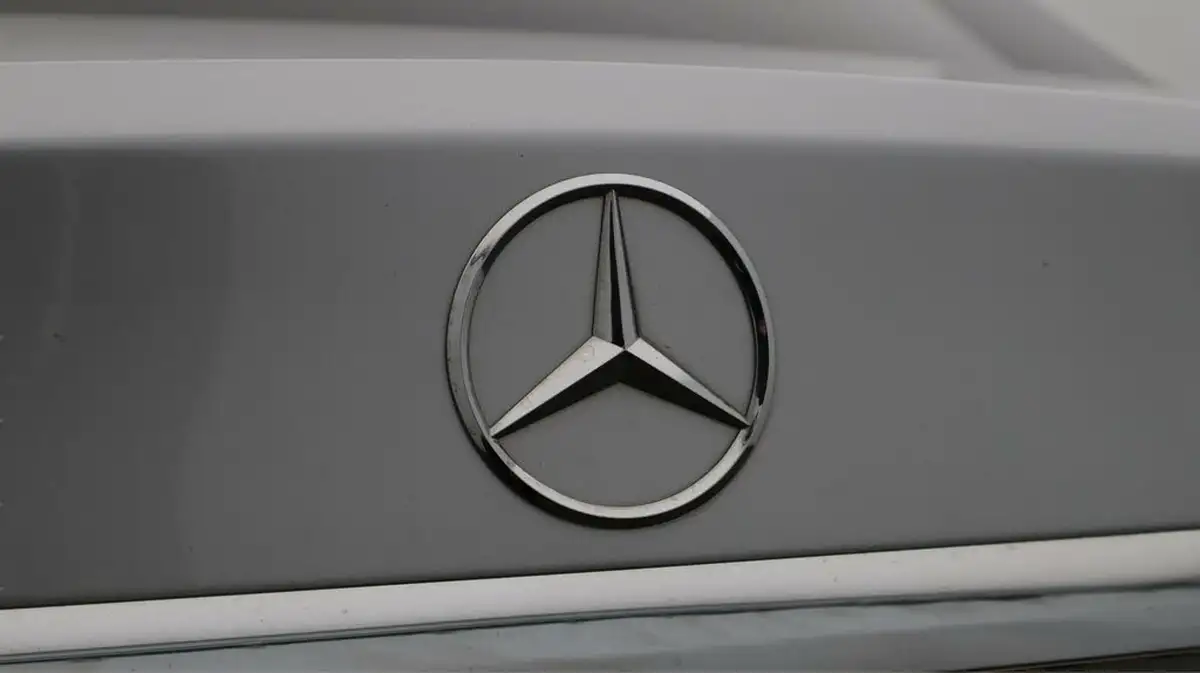 2020-mercedes-benz-c-class-20d-c220d-amg-line-premiumss-saloon-4d-big-23