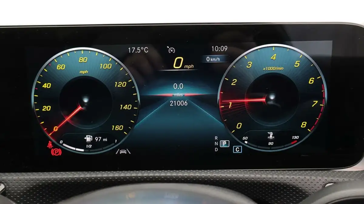 2022-mercedes-benz-cla-13-cla-180-amg-line-premium-plus-coupe-4d-big-10
