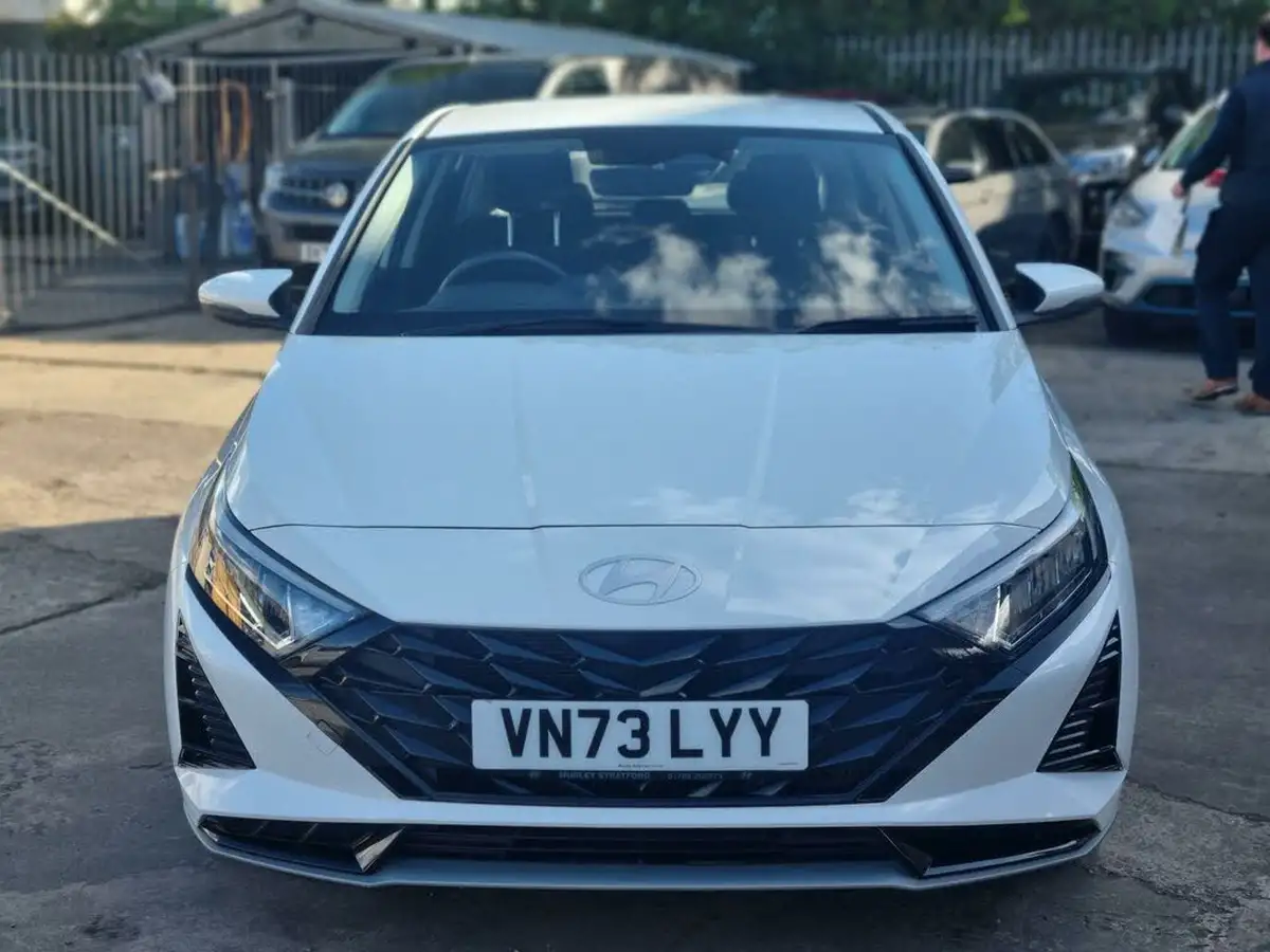 2023-hyundai-i20-10-t-gdi-advance-big-1