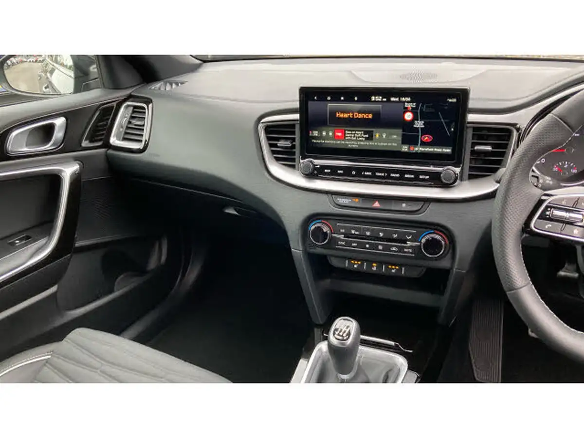 2024-kia-xceed-15-t-gdi-gt-line-138bhp-big-13