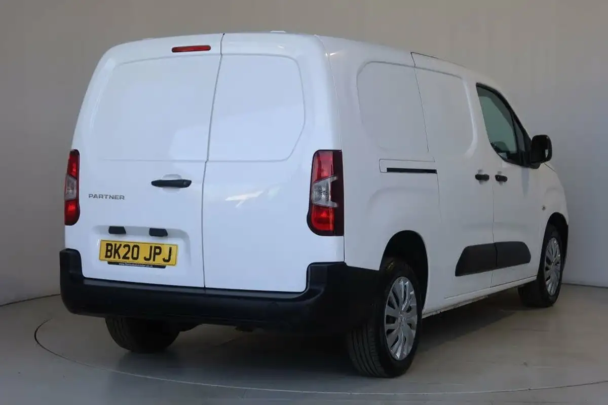 2020-peugeot-partner-15-bluehdi-950-professional-100ps-eu6dt-long-panel-big-11