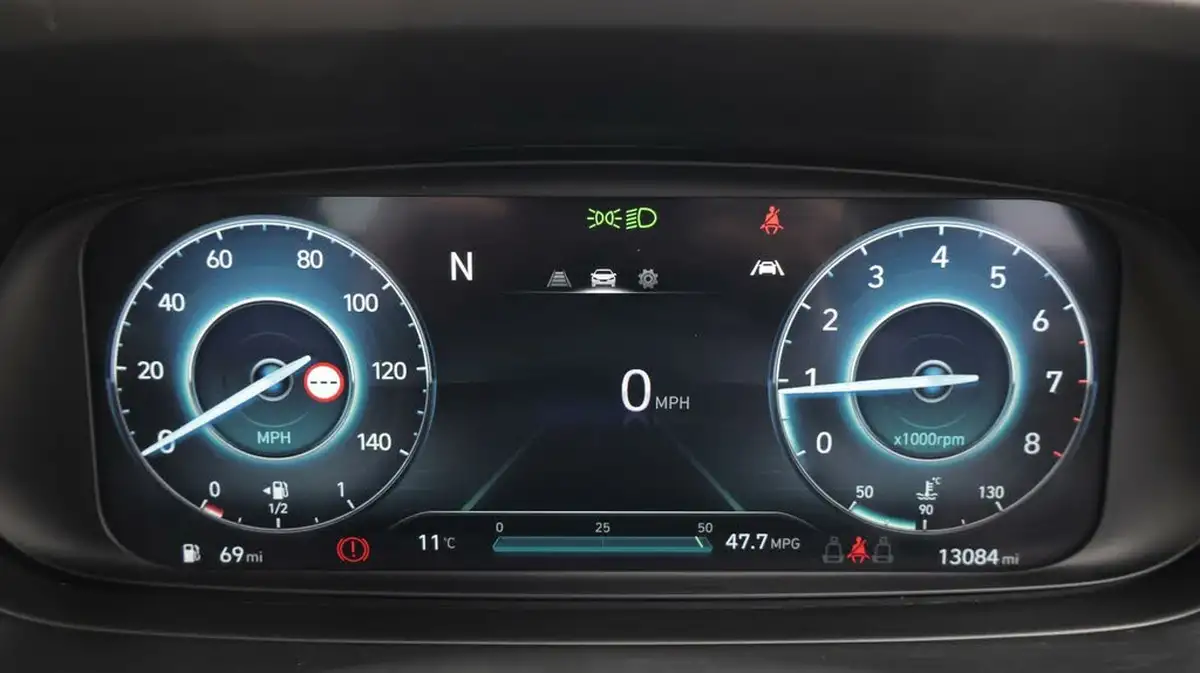 2023-hyundai-i20-10-t-gdi-se-connect-eclutch-imt-big-10